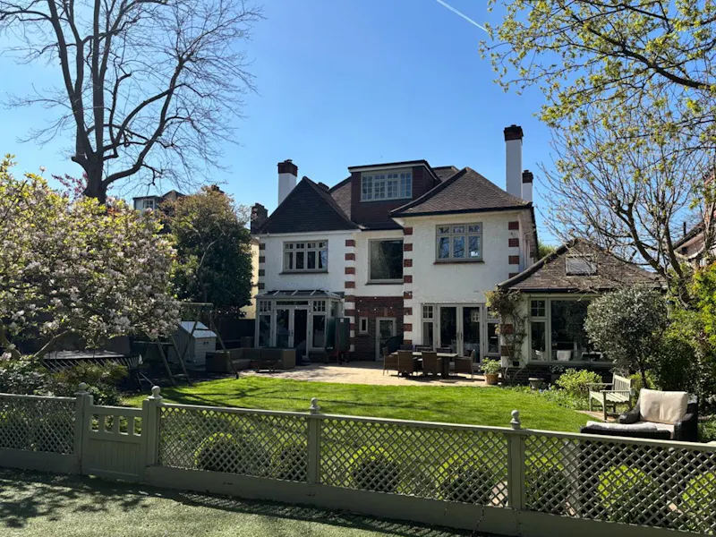 Garden at 1930s Putney family home, D2845 (photo 18)