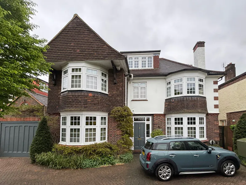 Garage at 1930s Putney family home, D2845 (photo 1)