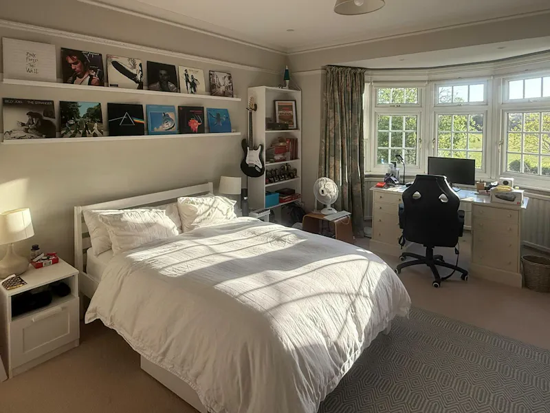 Bedroom at 1930s Putney family home, D2845 (photo 14)