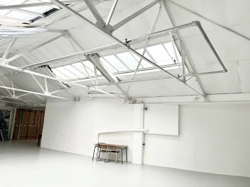 White drive-in studio Dalston, N553 (photo 11)