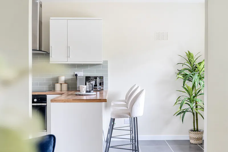 Light-filled Claygate Apartment, F1271 (photo 5)
