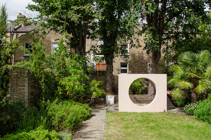 Garden at Minimal Townhouse in Hackney , B2112 (photo 36)