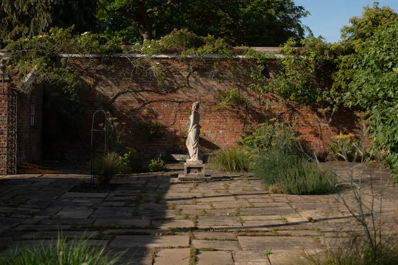 Garden at Refined Suffolk Georgian manor, A1690 (photo 65)