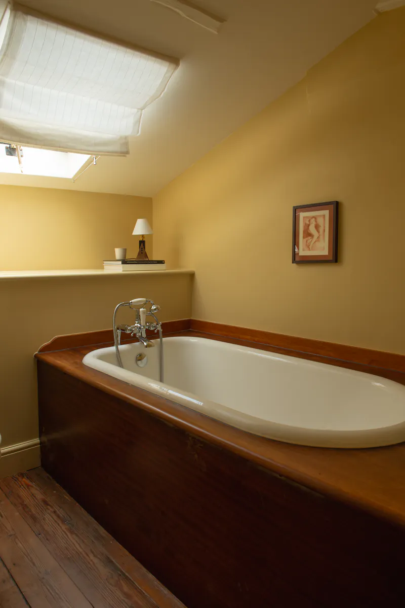 Bathroom at Refined Suffolk Georgian manor, A1690 (photo 53)