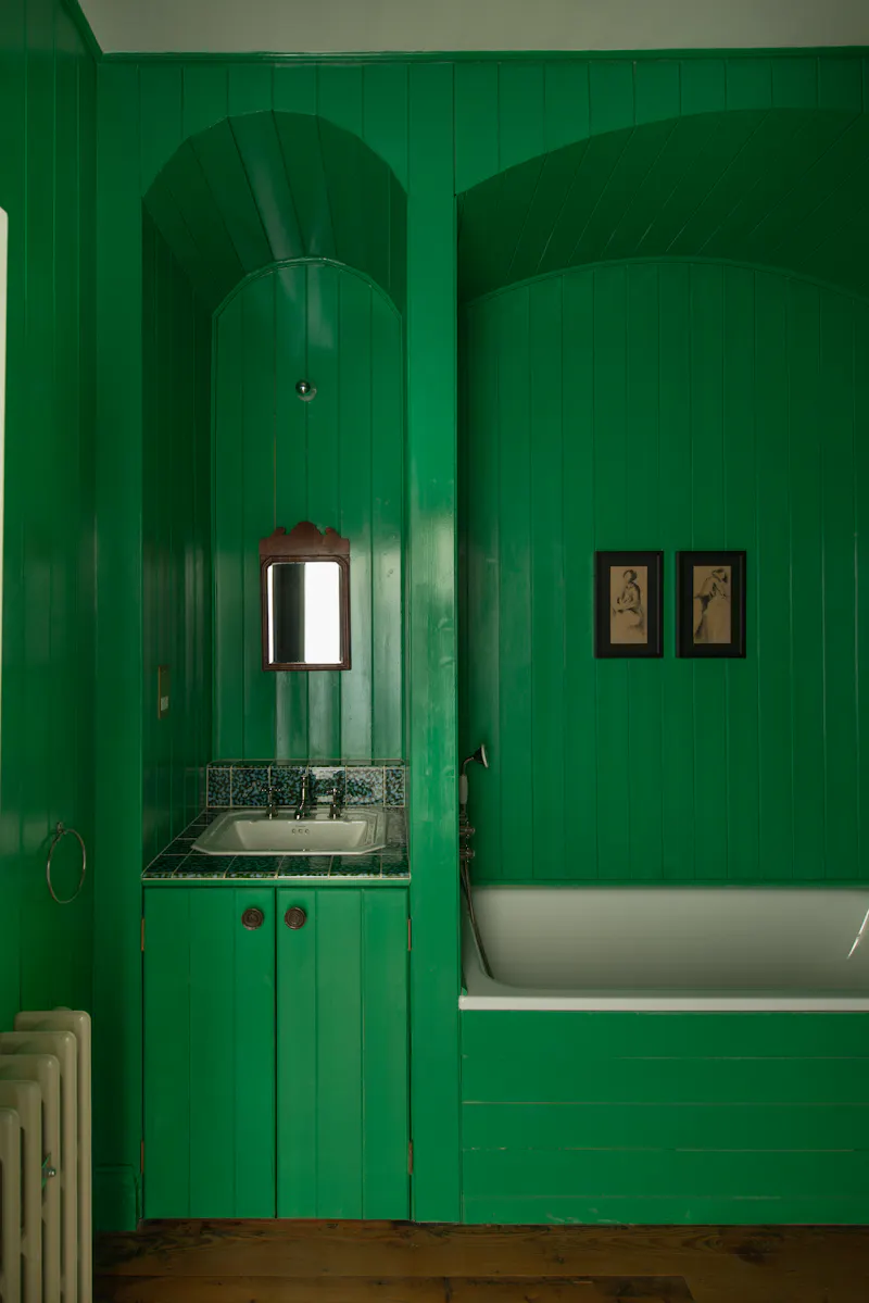 Bathroom at Refined Suffolk Georgian manor, A1690 (photo 38)