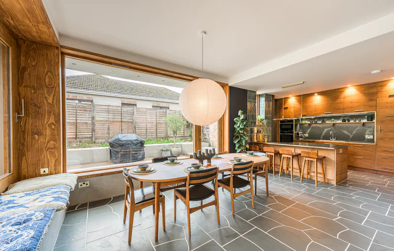 Dining room at Mid-century Henley family home, D2867 (photo 2)