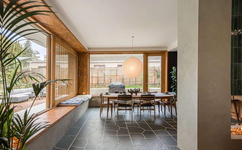 Mid-century Henley family home, D2867 (photo 6)