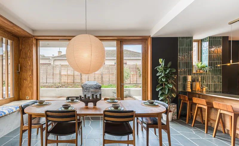 Mid-century Henley family home, D2867 (photo 5)