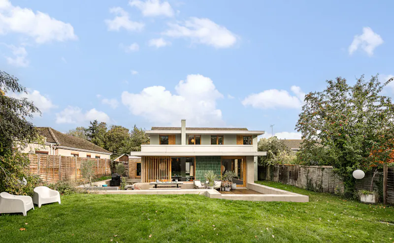 Garden at Mid-century Henley family home, D2867 (photo 30)