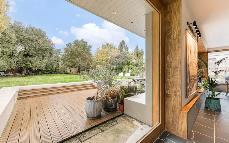 Mid-century Henley family home, D2867 (photo 11)