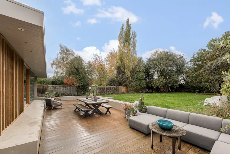 Mid-century Henley family home, D2867 (photo 35)