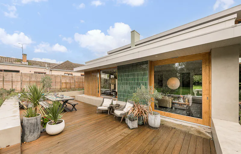 Mid-century Henley family home, D2867 (photo 34)