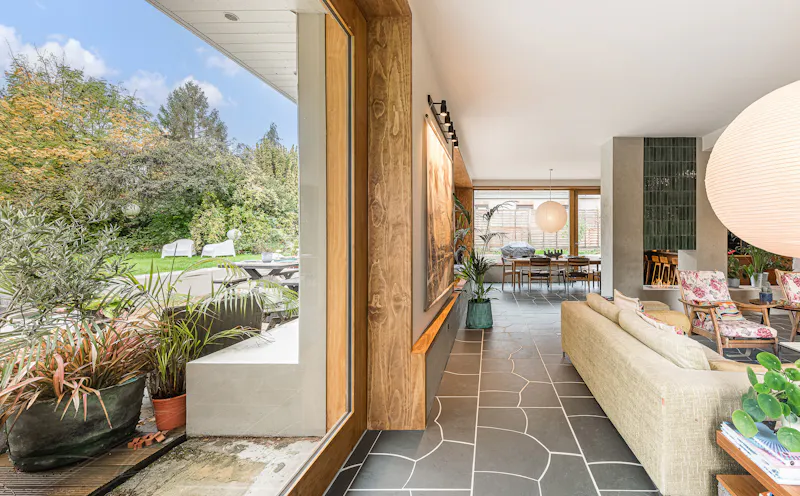 Mid-century Henley family home, D2867 (photo 10)