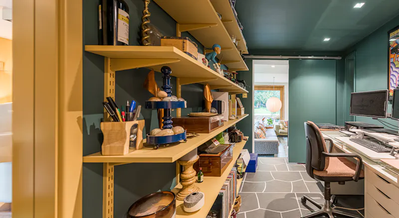 Office at Mid-century Henley family home, D2867 (photo 16)