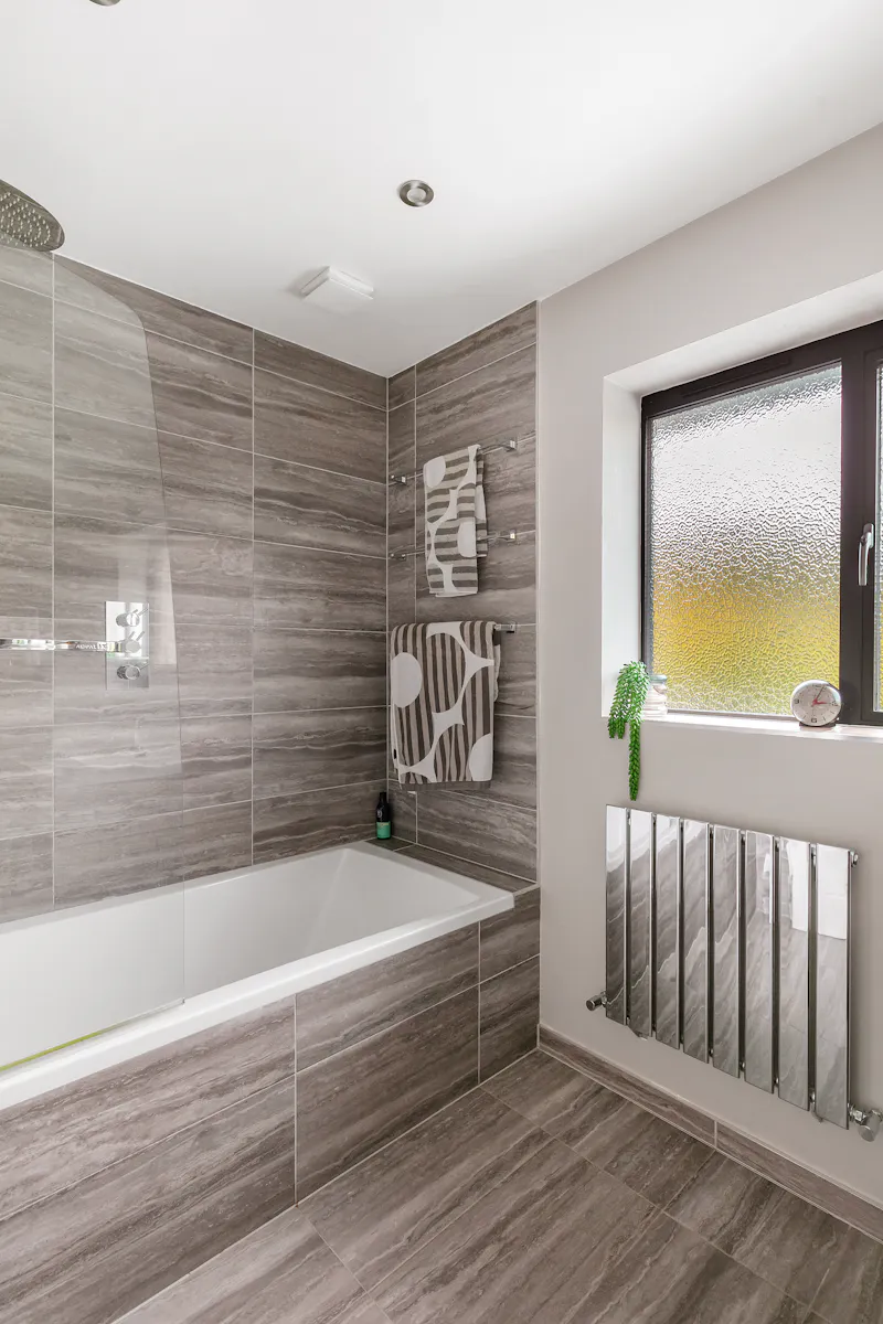 Bathroom at Modern Crystal Palace home, D2847 (photo 14)