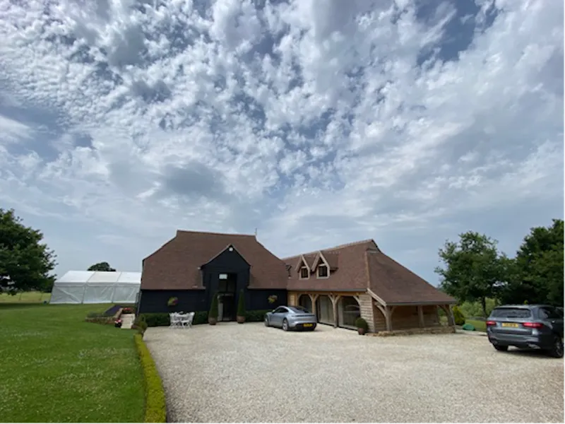 Limpsfield family barn home, D2850 (photo 21)