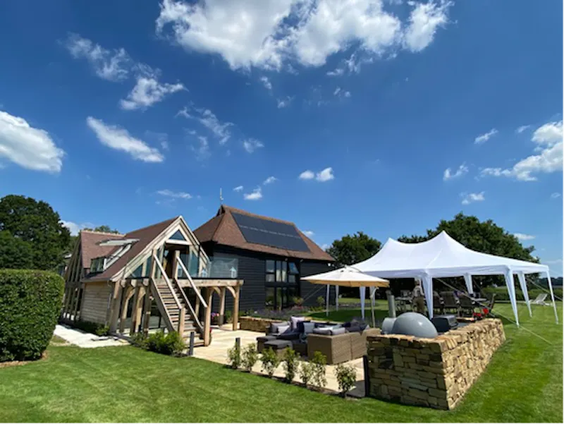 Limpsfield family barn home, D2850 (photo 20)