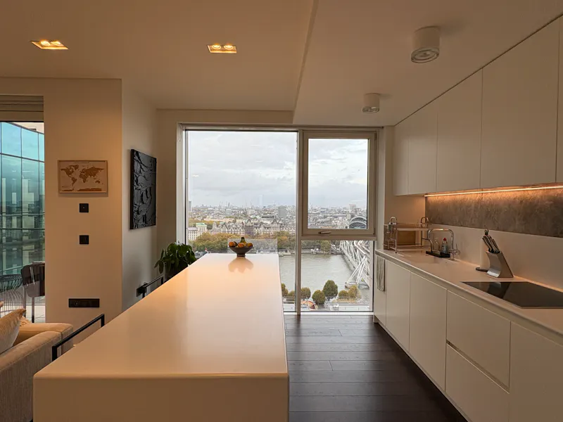Waterloo modern apartment, F1270 (photo 3)