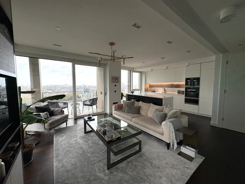 Views - city at Waterloo modern apartment, F1270 (photo 9)