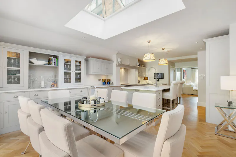 Open plan at Luxury Parsons Green home, B2109 (photo 5)