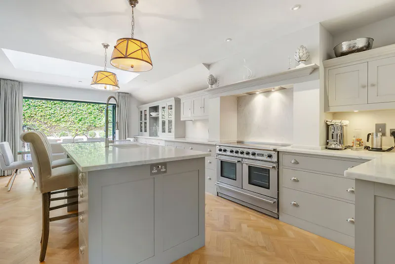Kitchen island at Luxury Parsons Green home, B2109 (photo 4)