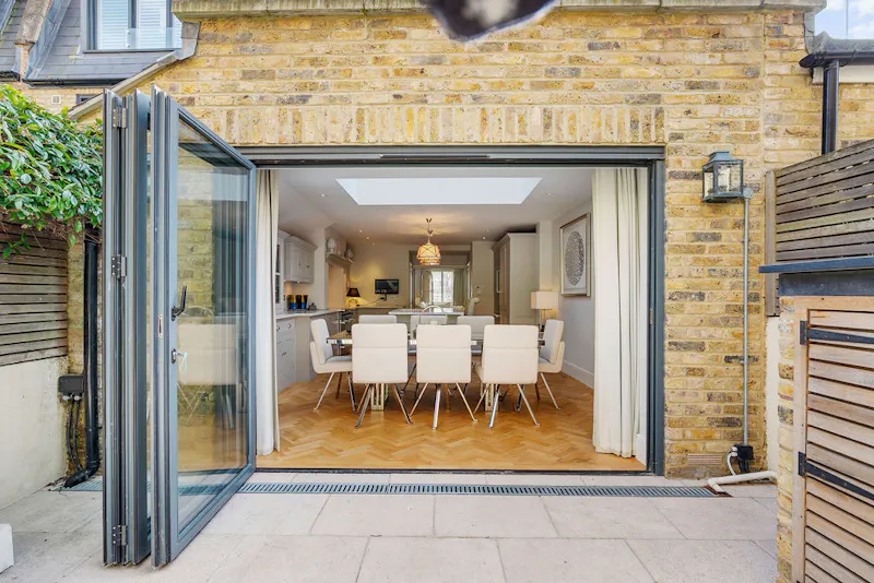 French doors at Luxury Parsons Green home, B2109 (photo 29)