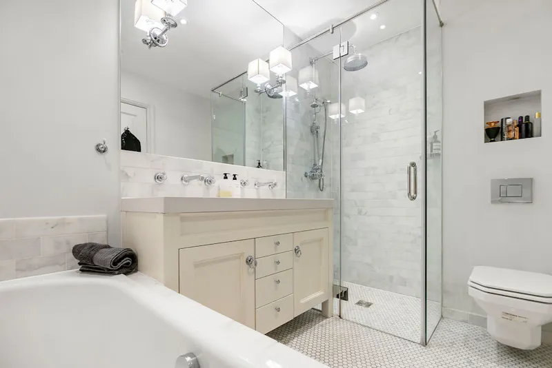 Shower at Luxury Parsons Green home, B2109 (photo 20)