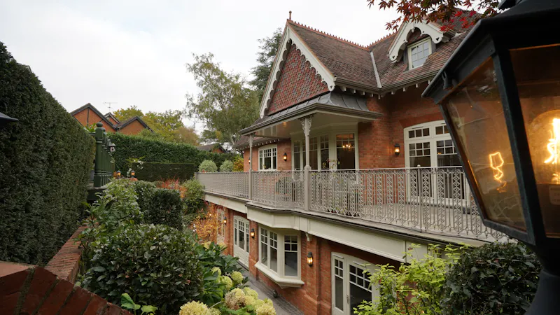 Modern Victorian Coach House, B2107 (photo 33)