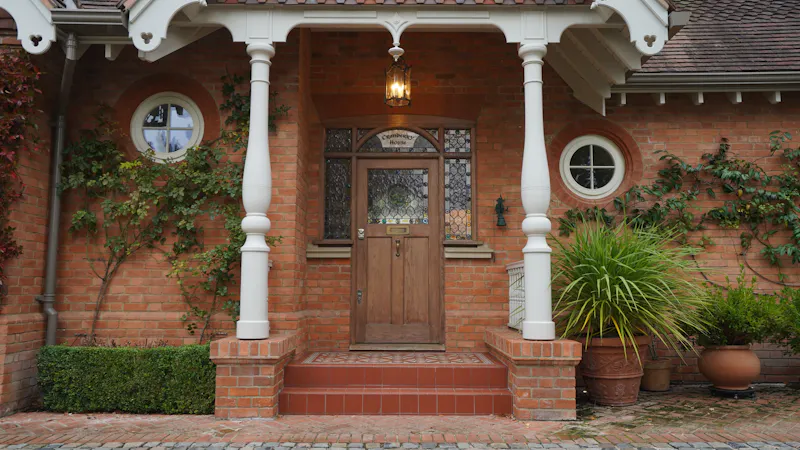 Modern Victorian Coach House, B2107 (photo 26)
