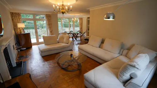 Modern Victorian Coach House, B2107