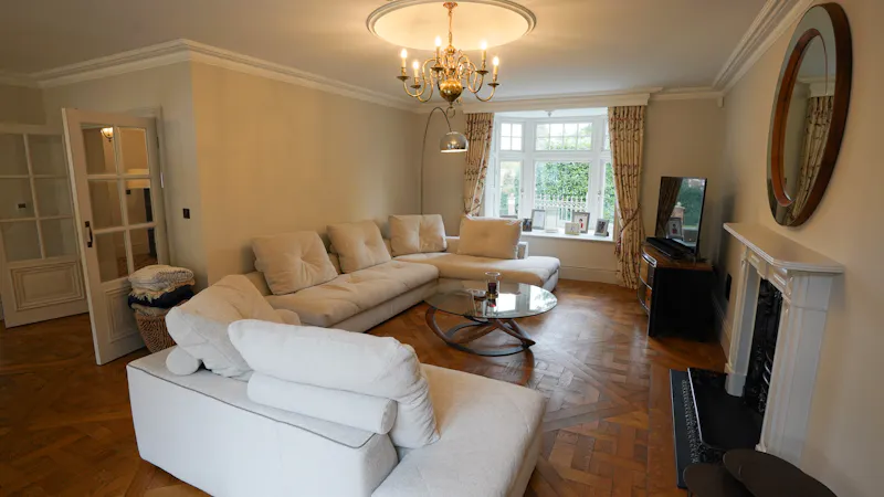 Modern Victorian Coach House, B2107 (photo 4)