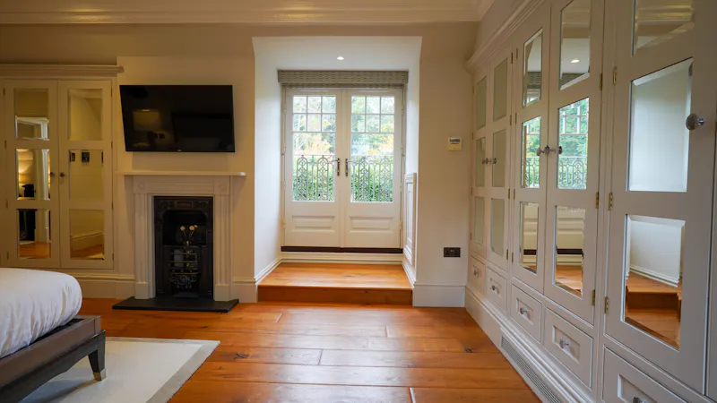 Modern Victorian Coach House, B2107 (photo 8)