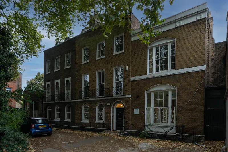 Driveway at Vacant Newington Green Georgian, A1682 (photo 1)