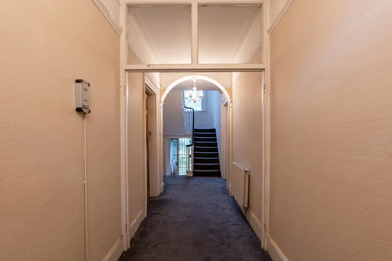 Entrance hall at Vacant Newington Green Georgian, A1682 (photo 2)