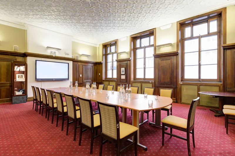 Boardroom at Municipal building Holborn, P610 (photo 10)