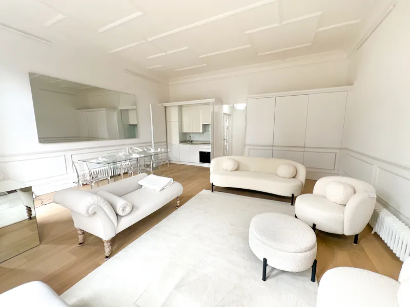 Kitchen at Elegant Knightsbridge Flat, F1263 (photo 10)
