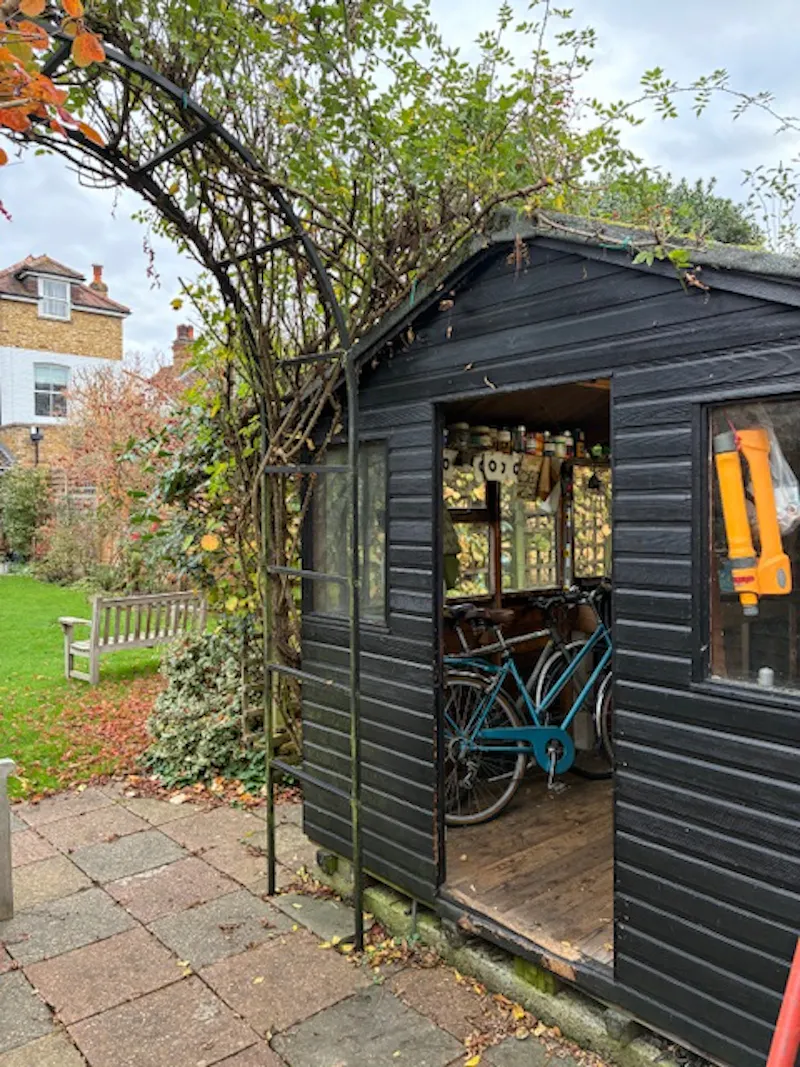 Bright and airy home in Barnes, E260 (photo 34)