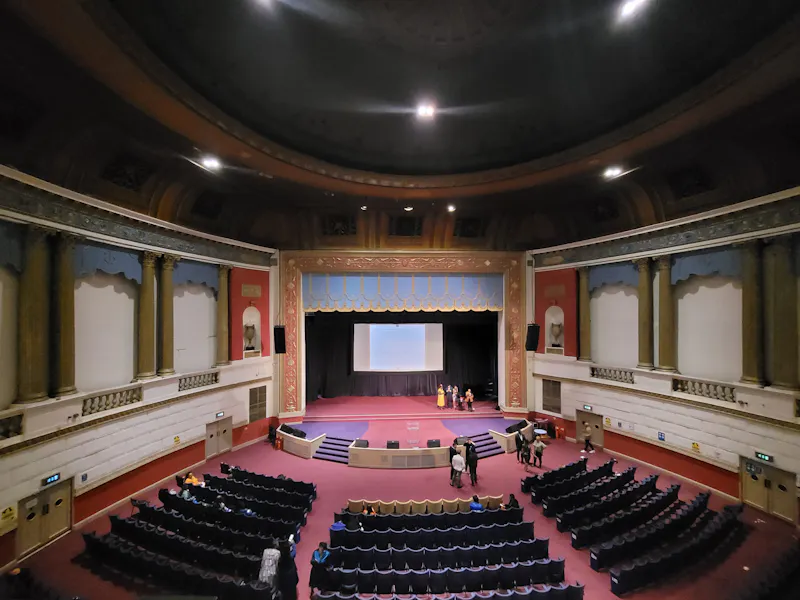 Ballroom at Art Deco Islington Auditorium, R882 (photo 5)