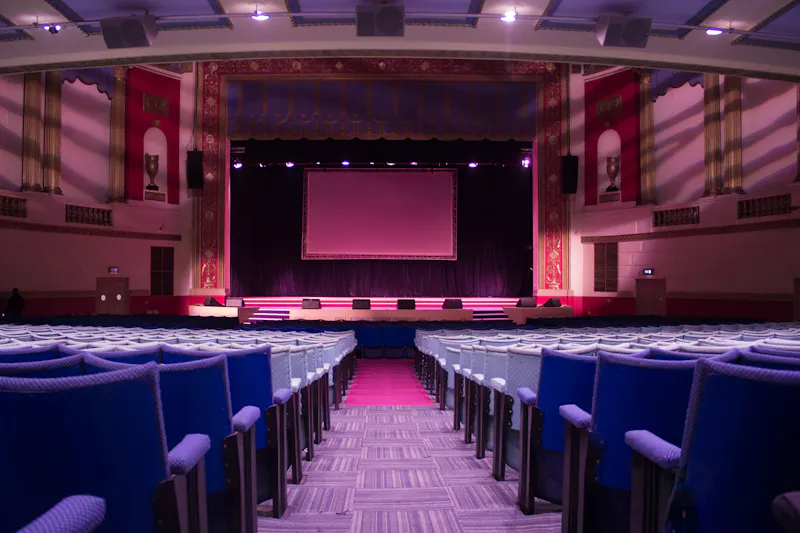 Art Deco Islington Auditorium, R882 (photo 6)