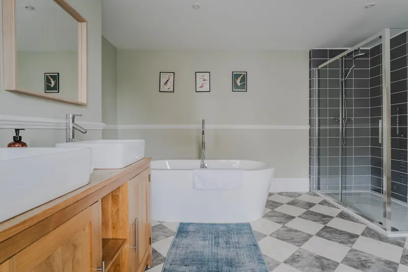 Bathroom at Elegant Ramsgate Georgain house, A1685 (photo 9)
