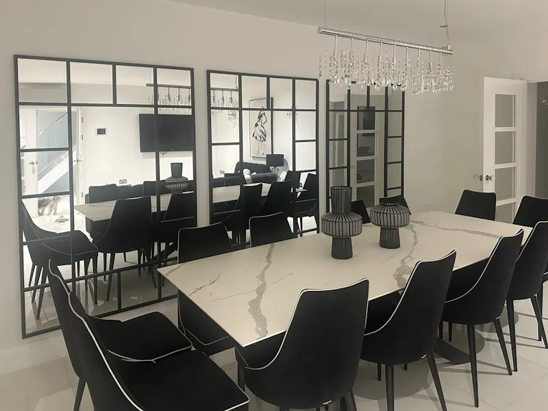 Large Modern Mill Hill Home, K381 (photo 9)