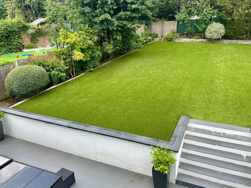 Large Modern Mill Hill Home, K381 (photo 28)