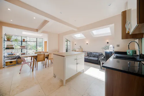 White City Victorian apartment, B2111