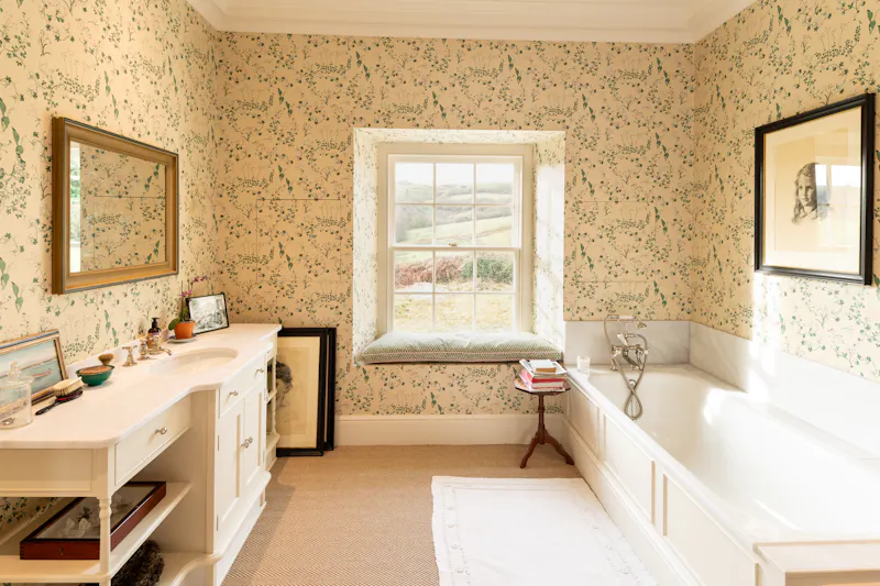 Bath at Stunning Georgian style home, D2861 (photo 20)