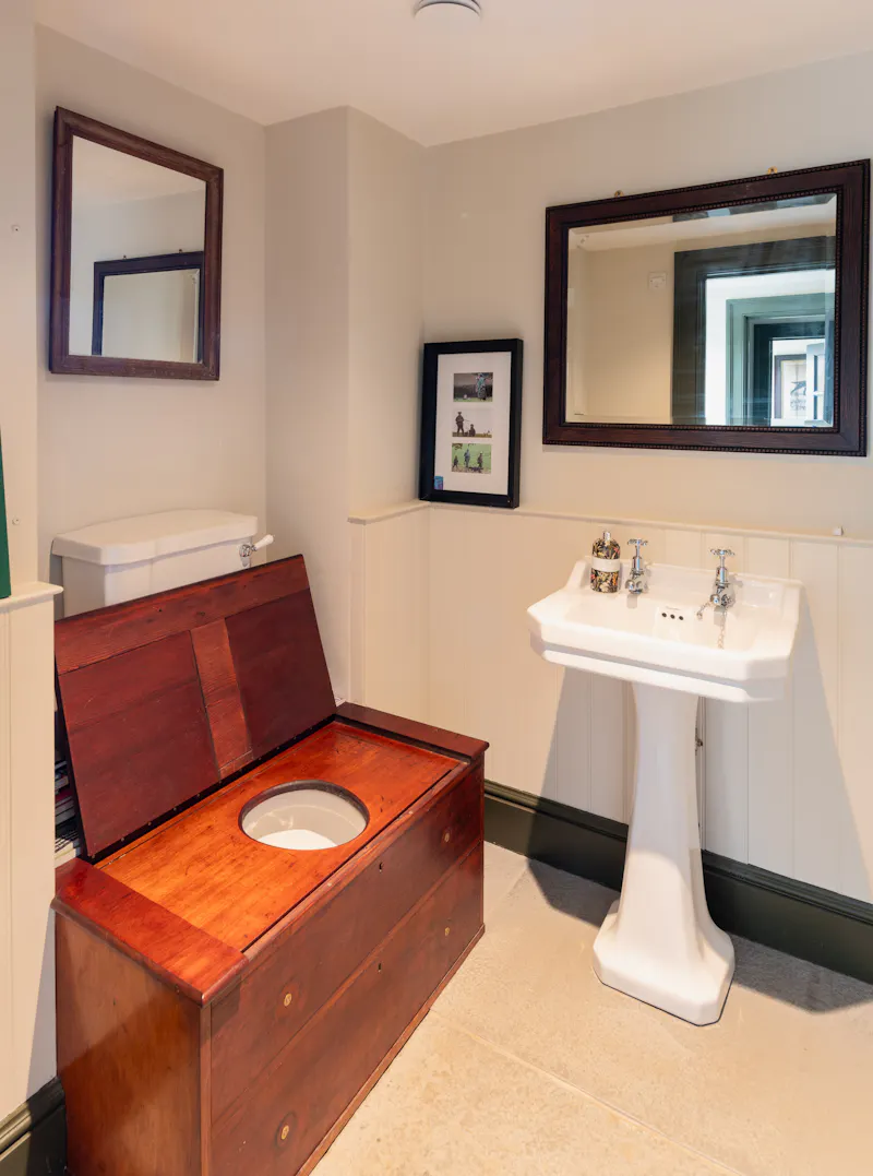 Bathroom at Stunning Georgian style home, D2861 (photo 15)