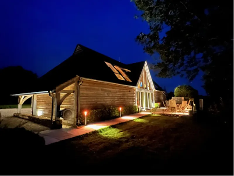 Limpsfield family barn home, D2850 (photo 23)
