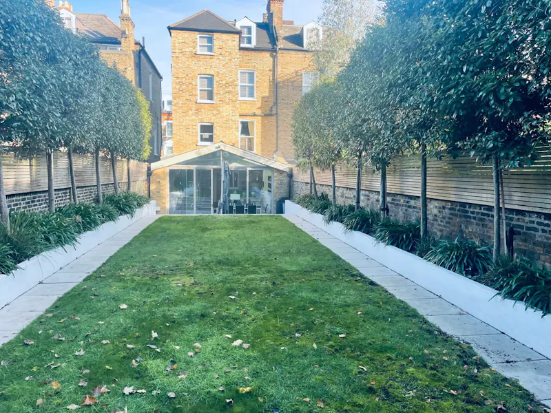 Garden at Sleek Fulham Townhouse, B2110 (photo 23)