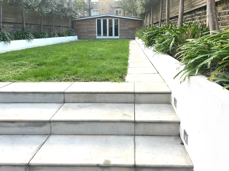 Shed at Sleek Fulham Townhouse, B2110 (photo 20)