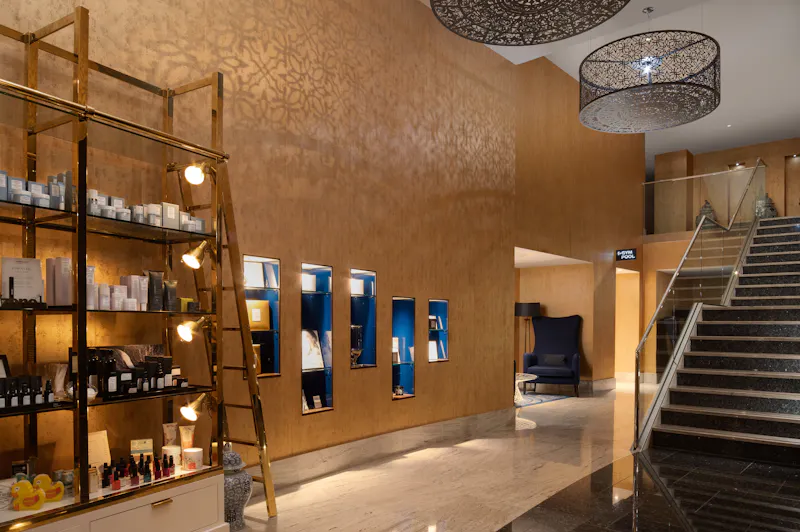 Staircase at Greenwich Peninsula luxury hotel, R883 (photo 21)