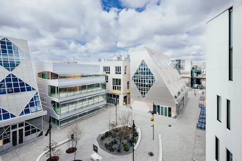 Architect designed London hub, N568
